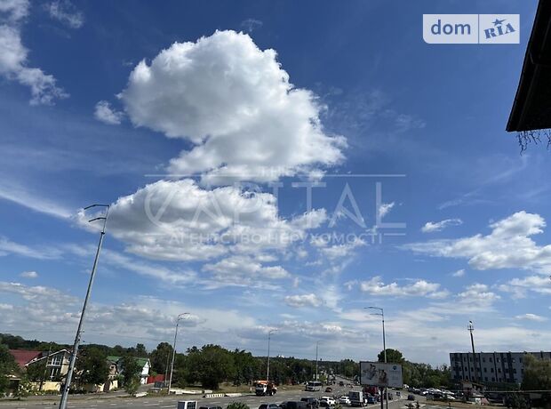 Офісна триповерхова будівля в Києві площею 435 кв.м. фото 1 Офісна триповерхова будівля в Києві площею 435 кв.м. фото 1