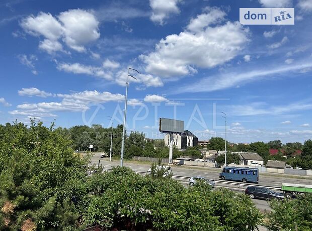 Офісна триповерхова будівля в Києві площею 435 кв.м. фото 1 Офісна триповерхова будівля в Києві площею 435 кв.м. фото 1