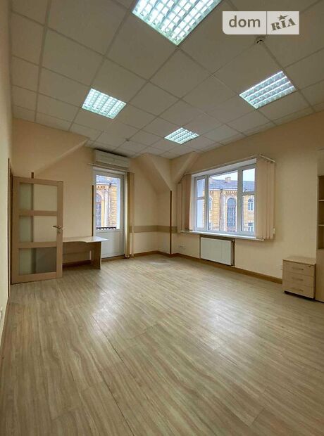 Офісна чотириповерхова будівля в Києві площею 1700 кв.м. фото 1 Офісна чотириповерхова будівля в Києві площею 1700 кв.м. фото 1