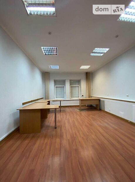 Офісна чотириповерхова будівля в Києві площею 1700 кв.м. фото 1 Офісна чотириповерхова будівля в Києві площею 1700 кв.м. фото 1