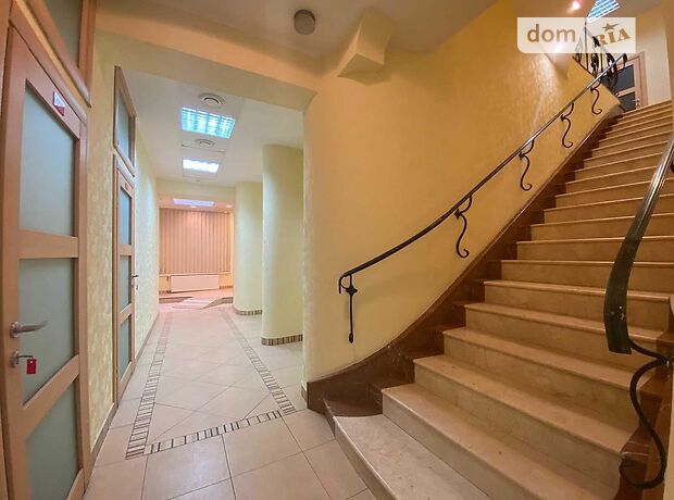 Офісна чотириповерхова будівля в Києві площею 1700 кв.м. фото 1 Офісна чотириповерхова будівля в Києві площею 1700 кв.м. фото 1