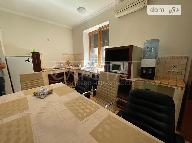 Офисное трехэтажное здание в Киеве площадью 256 кв.м. фото 1 Офисное трехэтажное здание в Киеве площадью 256 кв.м. фото 1