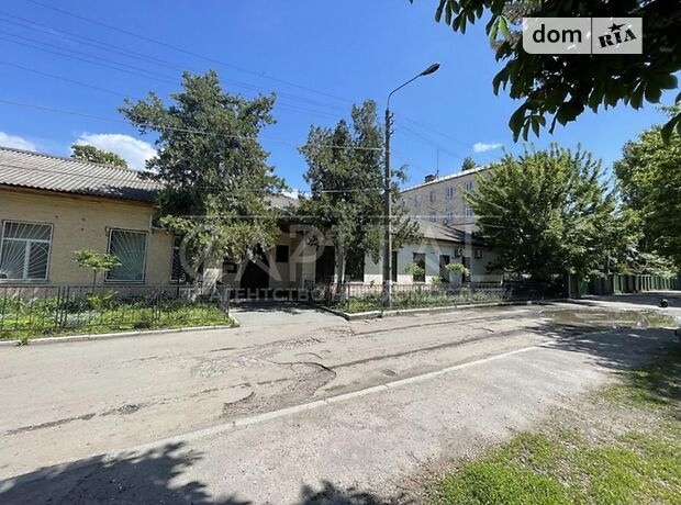 Офисное одноэтажное здание в Киеве площадью 300 кв.м. фото 1 Офисное одноэтажное здание в Киеве площадью 300 кв.м. фото 1