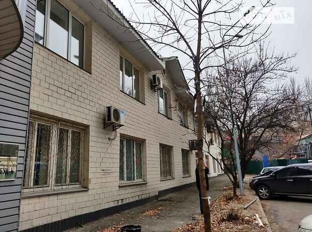 Офисное двухэтажное здание в Киеве площадью 1300 кв.м. фото 1 Офисное двухэтажное здание в Киеве площадью 1300 кв.м. фото 1