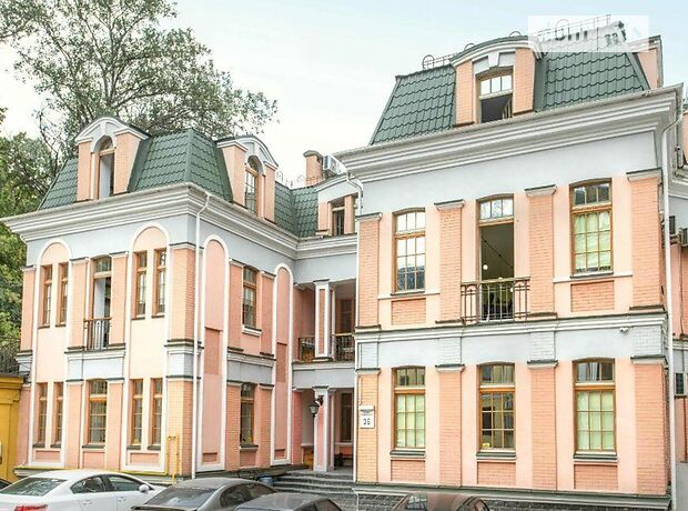 Офисное трехэтажное здание в Киеве площадью 770 кв.м. фото 1 Офисное трехэтажное здание в Киеве площадью 770 кв.м. фото 1