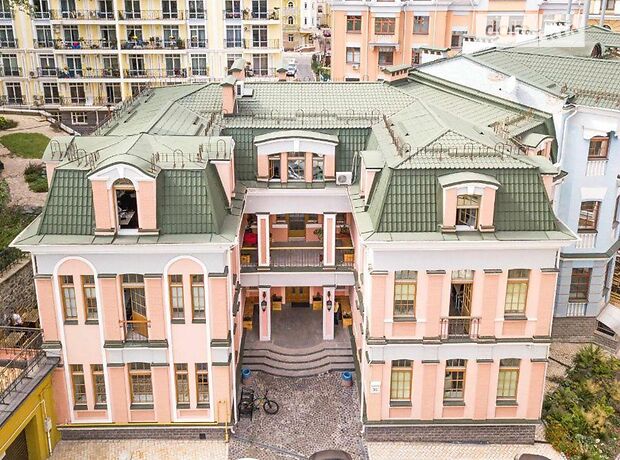Офисное трехэтажное здание в Киеве площадью 770 кв.м. фото 1