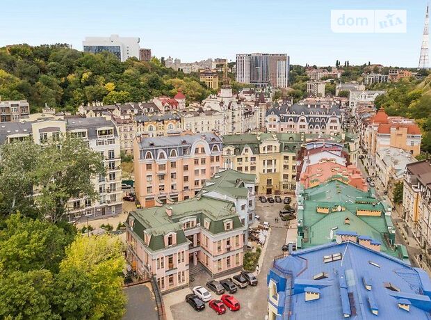 Офисное трехэтажное здание в Киеве площадью 770 кв.м. фото 1 Офисное трехэтажное здание в Киеве площадью 770 кв.м. фото 1