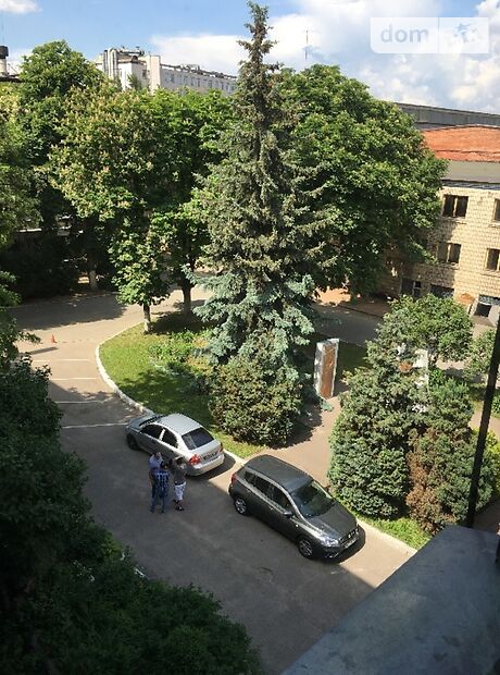 Офисное трехэтажное здание в Киеве площадью 2463 кв.м. фото 1 Офисное трехэтажное здание в Киеве площадью 2463 кв.м. фото 1