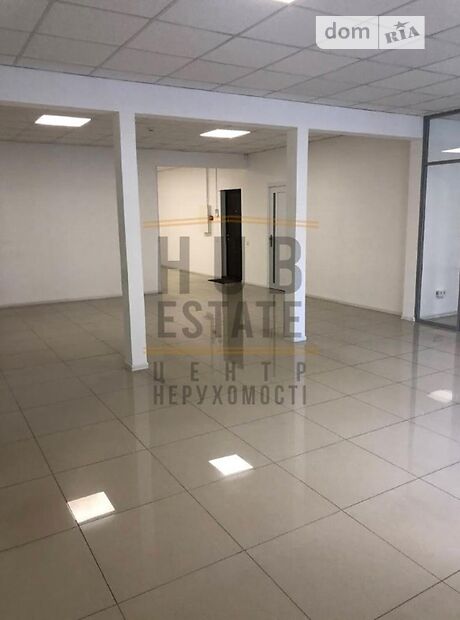Офисное трехэтажное здание в Киеве площадью 700 кв.м. фото 1 Офисное трехэтажное здание в Киеве площадью 700 кв.м. фото 1