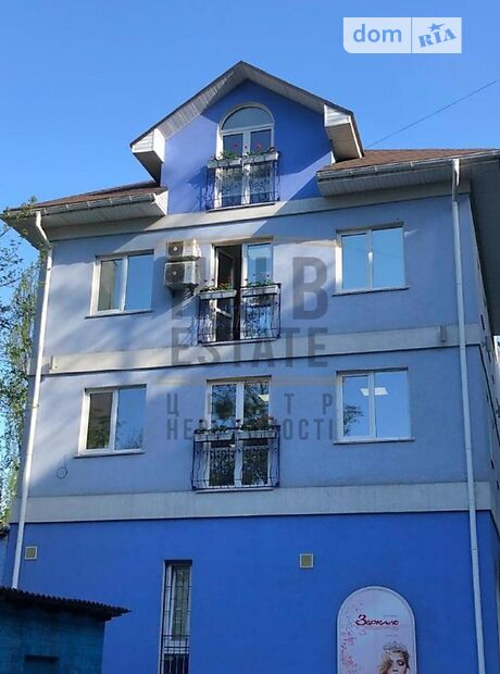 Офисное трехэтажное здание в Киеве площадью 700 кв.м. фото 1 Офисное трехэтажное здание в Киеве площадью 700 кв.м. фото 1