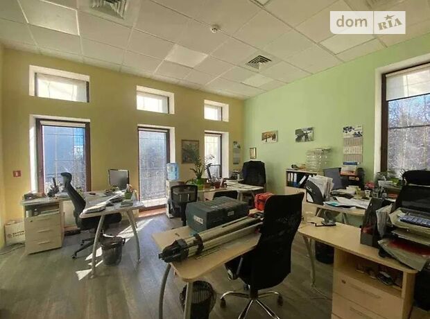Офисное четырехэтажное здание в Киеве площадью 1000 кв.м. фото 1 Офисное четырехэтажное здание в Киеве площадью 1000 кв.м. фото 1