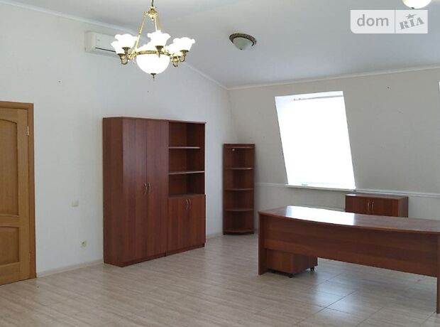 Офисное трехэтажное здание в Киеве площадью 1005 кв.м. фото 1 Офисное трехэтажное здание в Киеве площадью 1005 кв.м. фото 1