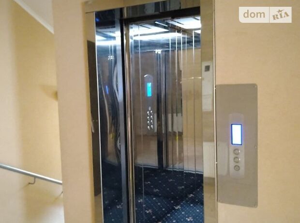 Офисное трехэтажное здание в Киеве площадью 1005 кв.м. фото 1 Офисное трехэтажное здание в Киеве площадью 1005 кв.м. фото 1