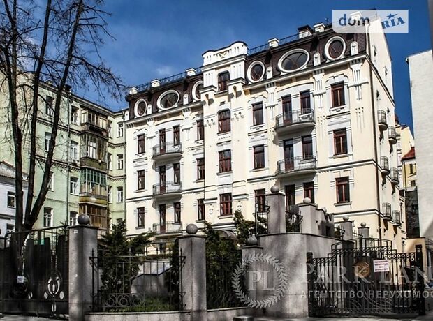 Офисное четырехэтажное здание в Киеве площадью 1752 кв.м. фото 1 Офисное четырехэтажное здание в Киеве площадью 1752 кв.м. фото 1