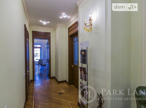 Офисное четырехэтажное здание в Киеве площадью 1752 кв.м. фото 1 Офисное четырехэтажное здание в Киеве площадью 1752 кв.м. фото 1