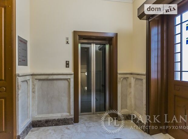 Офисное четырехэтажное здание в Киеве площадью 1752 кв.м. фото 1 Офисное четырехэтажное здание в Киеве площадью 1752 кв.м. фото 1