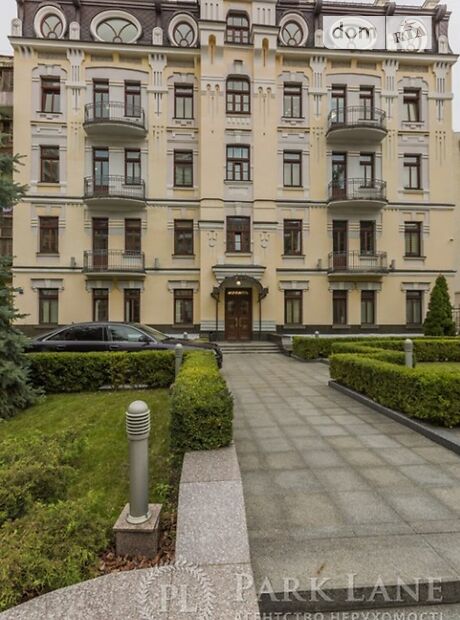 Офисное четырехэтажное здание в Киеве площадью 1752 кв.м. фото 1 Офисное четырехэтажное здание в Киеве площадью 1752 кв.м. фото 1