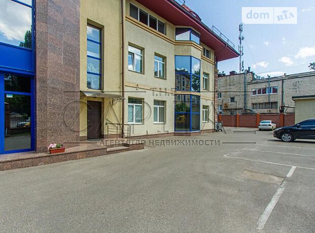 Офісна триповерхова будівля в Києві площею 1820 кв.м. фото 1