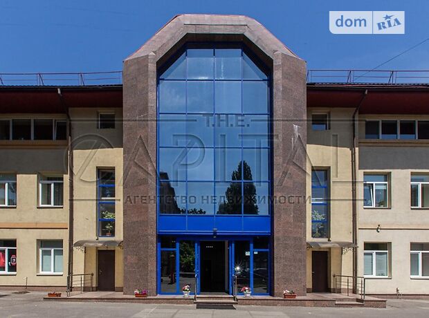 Офісна триповерхова будівля в Києві площею 1821 кв.м. фото 1 Офісна триповерхова будівля в Києві площею 1821 кв.м. фото 1