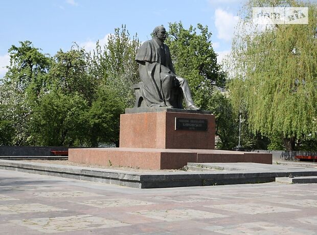 Офісна чотириповерхова будівля в Вінниці площею 1000 кв.м. фото 1 Офісна чотириповерхова будівля в Вінниці площею 1000 кв.м. фото 1