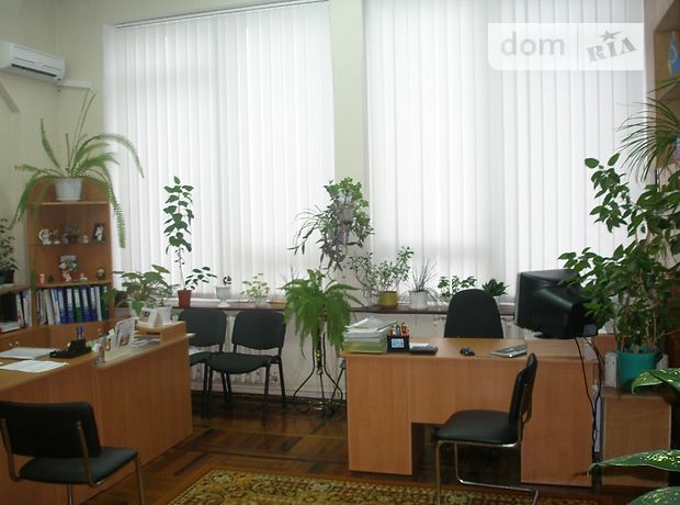 Офисное трехэтажное здание в Виннице площадью 1000 кв.м. фото 1 Офисное трехэтажное здание в Виннице площадью 1000 кв.м. фото 1