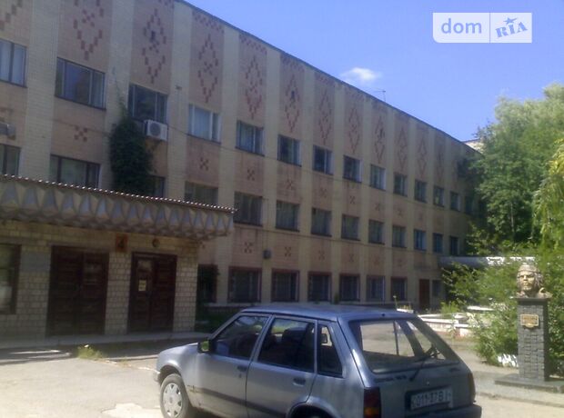 Офисное трехэтажное здание в Виннице площадью 350 кв.м. фото 1 Офисное трехэтажное здание в Виннице площадью 350 кв.м. фото 1