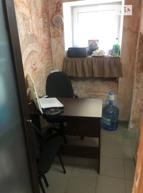 Офисное помещение на 39 кв.м. в нежилом помещении в жилом доме в Ивано-Франковске фото 1