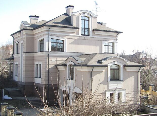 Офісна триповерхова будівля в Києві площею 760 кв.м. фото 1