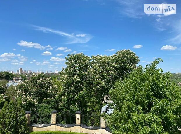 Офісна триповерхова будівля в Києві площею 760 кв.м. фото 1 Офісна триповерхова будівля в Києві площею 760 кв.м. фото 1