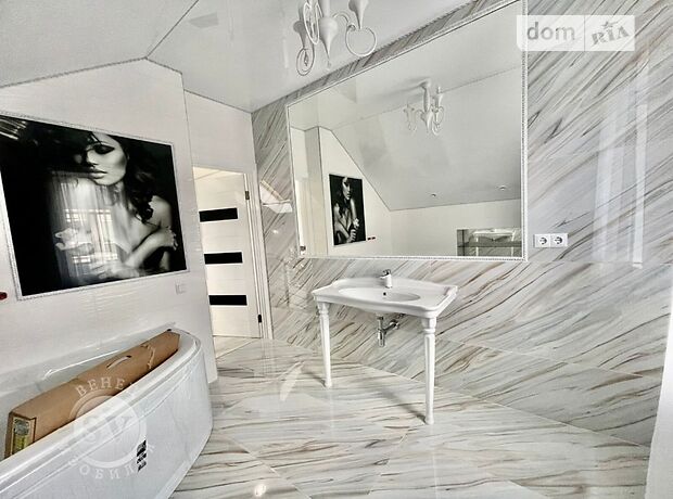 Офисное двухэтажное здание в Виннице площадью 150 кв.м. фото 1 Офисное двухэтажное здание в Виннице площадью 150 кв.м. фото 1