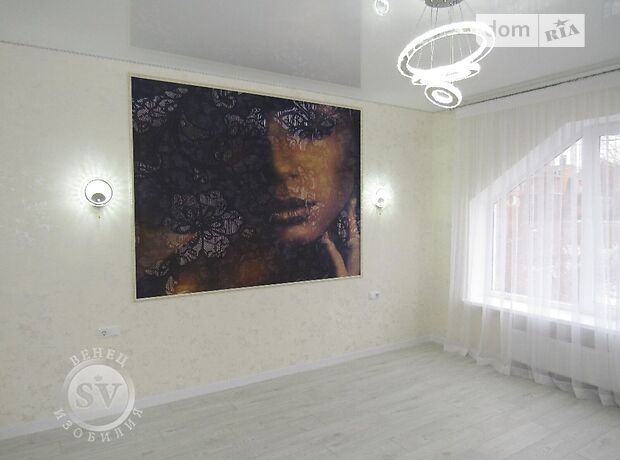 Офисное двухэтажное здание в Виннице площадью 150 кв.м. фото 1 Офисное двухэтажное здание в Виннице площадью 150 кв.м. фото 1