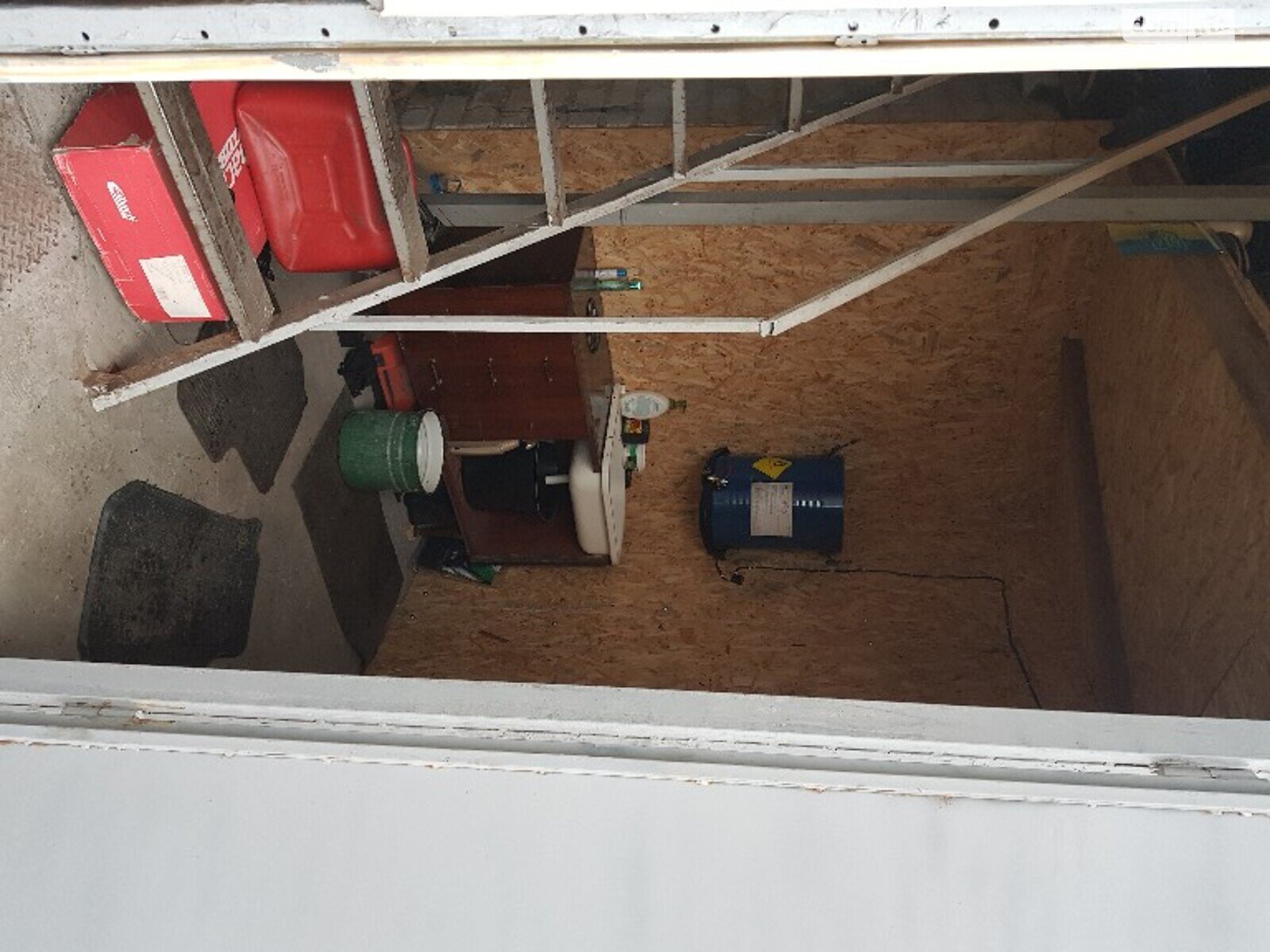 Отдельно стоящий гараж универсальный в Черкассах, площадь 100 кв.м. фото 1