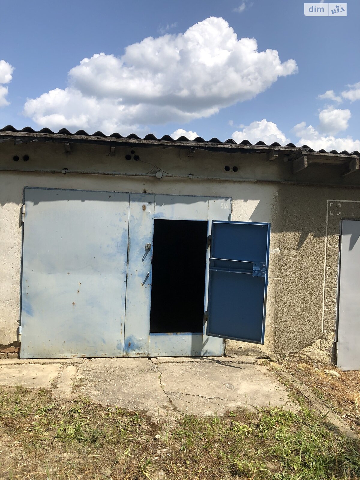 Отдельно стоящий гараж под легковое авто в Черткове, площадь 24 кв.м. фото 1 Отдельно стоящий гараж под легковое авто в Черткове, площадь 24 кв.м. фото 1