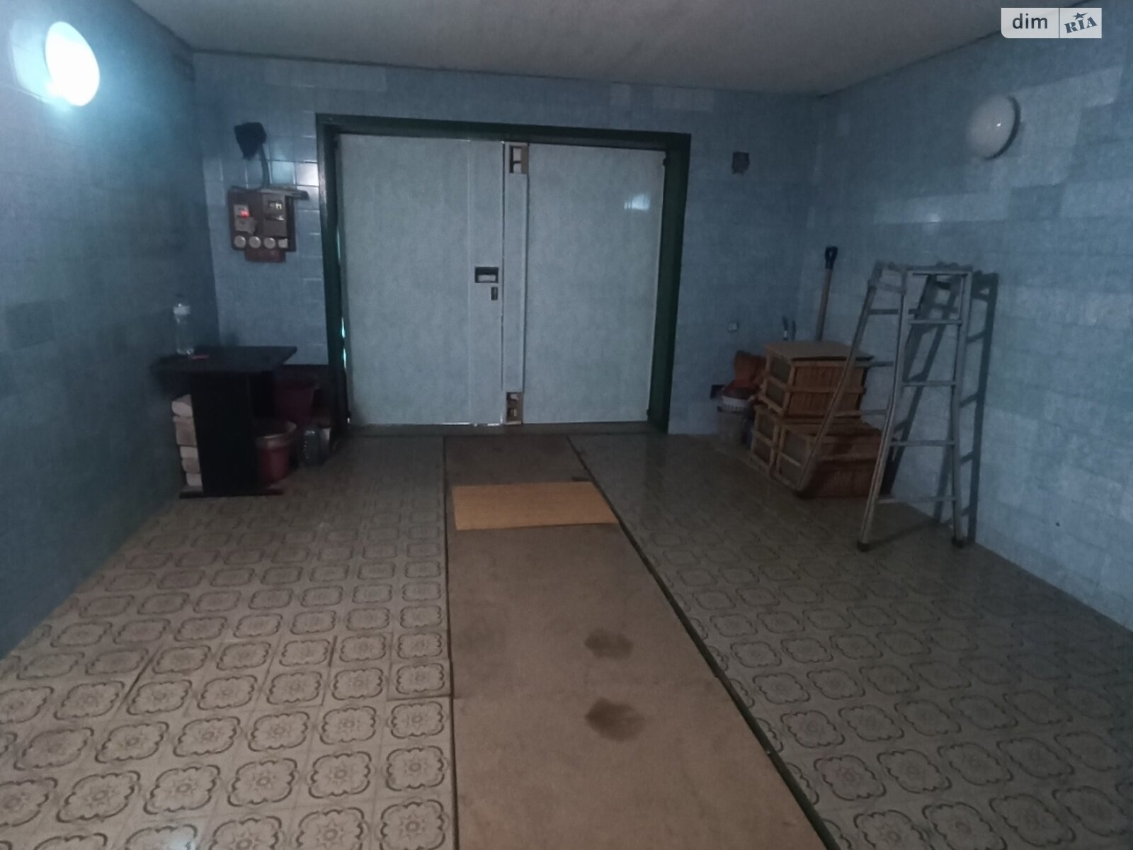 Окремий гараж під легкове авто в Дніпрі, площа 50 кв.м. фото 1 Окремий гараж під легкове авто в Дніпрі, площа 50 кв.м. фото 1