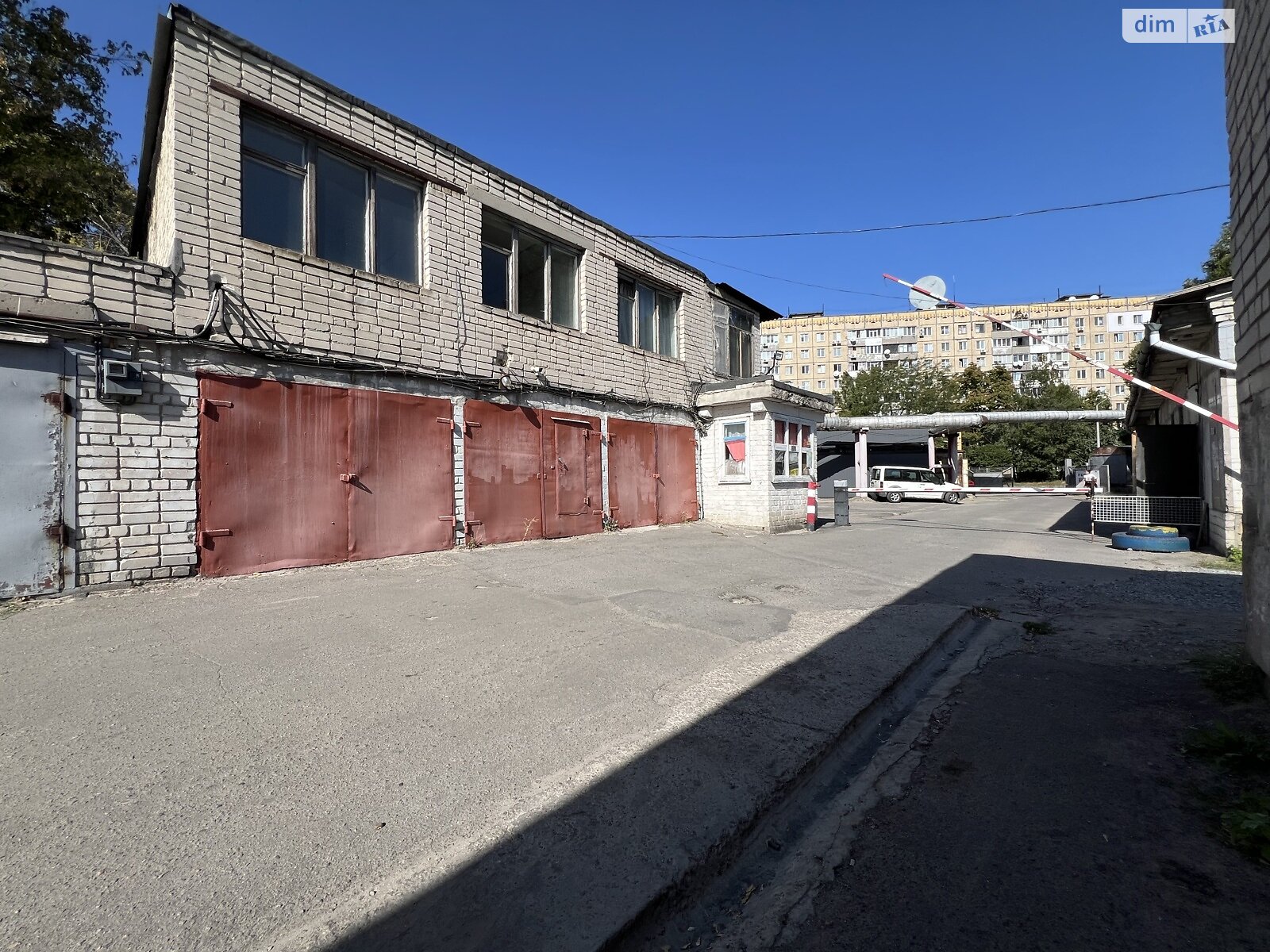 Отдельно стоящий гараж универсальный в Днепре, площадь 47 кв.м. фото 1 Отдельно стоящий гараж универсальный в Днепре, площадь 47 кв.м. фото 1