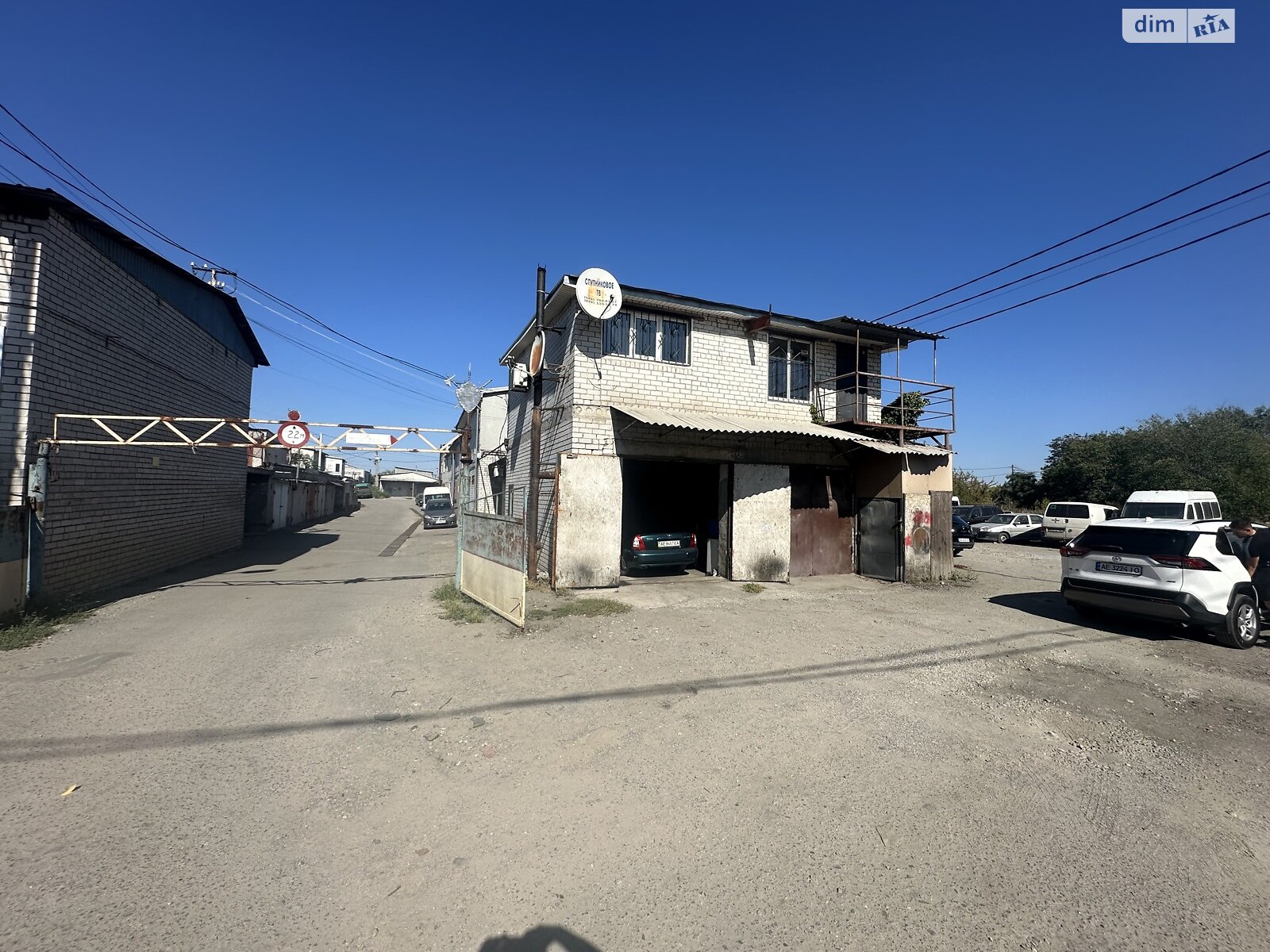 Отдельно стоящий гараж универсальный в Днепре, площадь 116.3 кв.м. фото 1 Отдельно стоящий гараж универсальный в Днепре, площадь 116.3 кв.м. фото 1