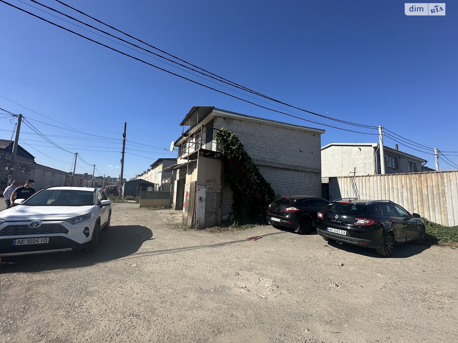 Отдельно стоящий гараж универсальный в Днепре, площадь 116.3 кв.м. фото 1 Отдельно стоящий гараж универсальный в Днепре, площадь 116.3 кв.м. фото 1