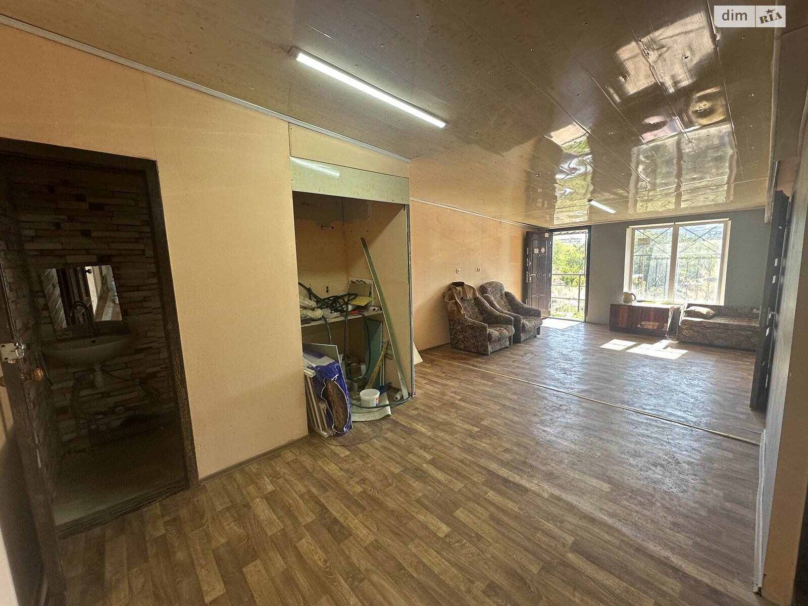 Отдельно стоящий гараж универсальный в Днепре, площадь 116.3 кв.м. фото 1 Отдельно стоящий гараж универсальный в Днепре, площадь 116.3 кв.м. фото 1