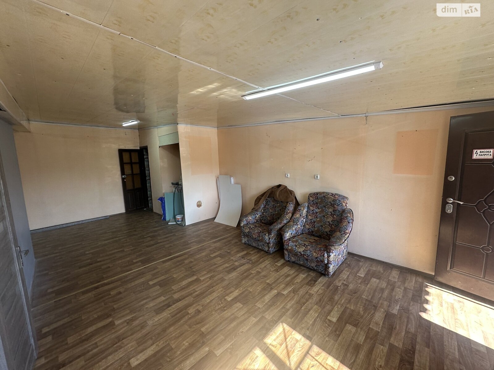 Отдельно стоящий гараж универсальный в Днепре, площадь 116.3 кв.м. фото 1 Отдельно стоящий гараж универсальный в Днепре, площадь 116.3 кв.м. фото 1