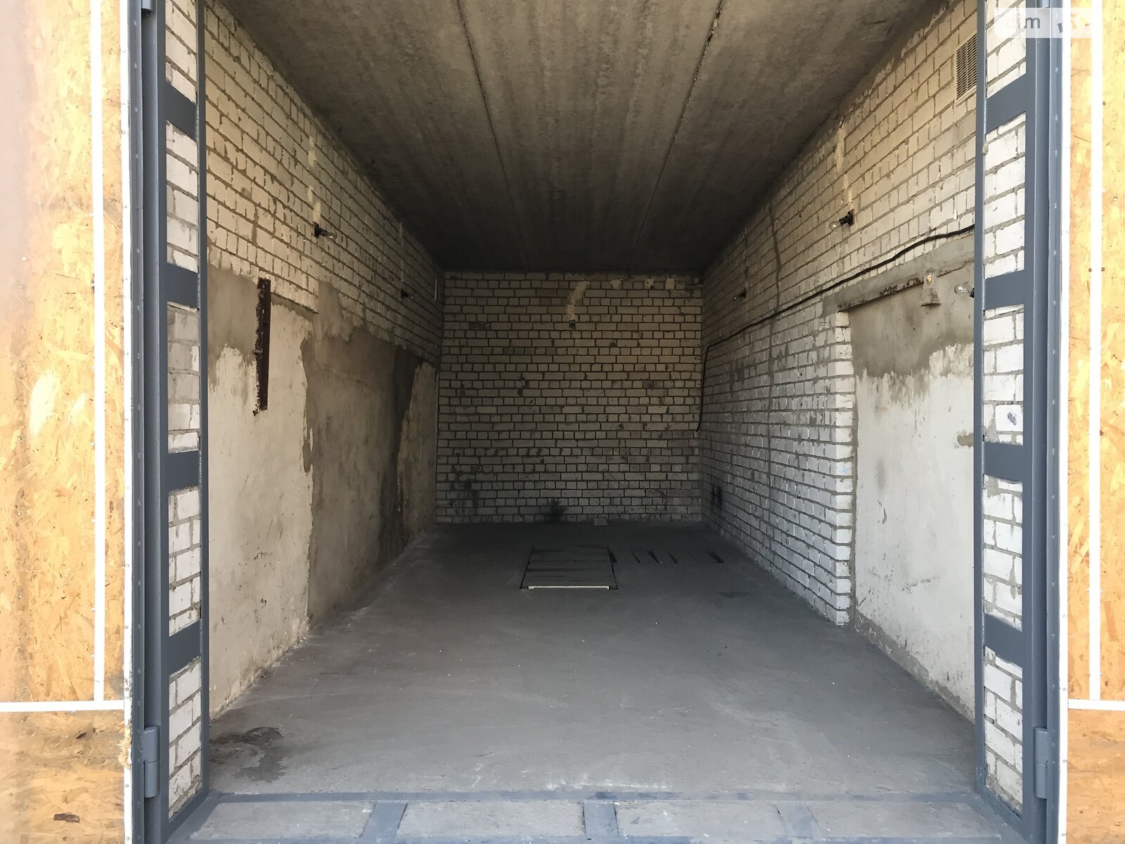 Отдельно стоящий гараж под грузовик / автобус в Днепре, площадь 28 кв.м. фото 1
