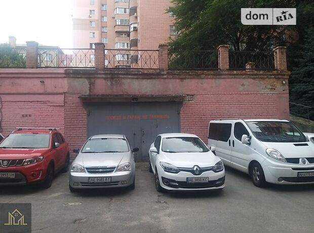 Окремий гараж під легкове авто в Дніпрі, площа 949 кв.м. фото 1 Окремий гараж під легкове авто в Дніпрі, площа 949 кв.м. фото 1