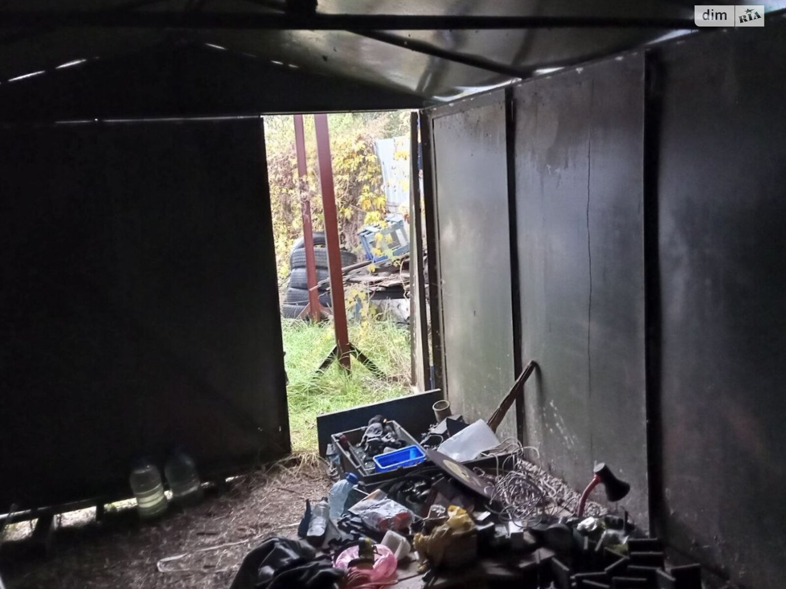 Отдельно стоящий гараж под легковое авто в Фурсах, площадь 15 кв.м. фото 1 Отдельно стоящий гараж под легковое авто в Фурсах, площадь 15 кв.м. фото 1