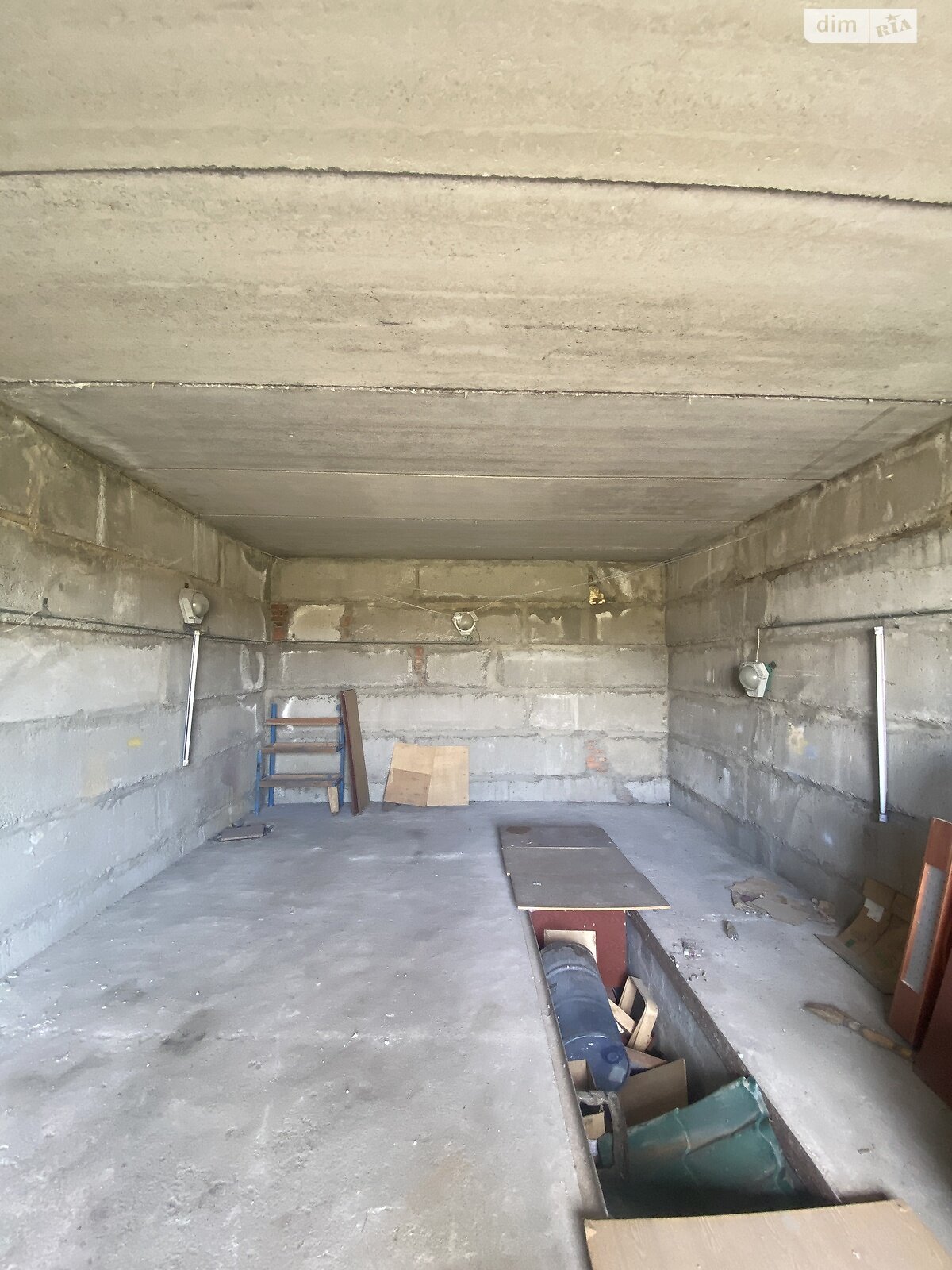 Отдельно стоящий гараж под грузовик / автобус в Гнивани, площадь 48 кв.м. фото 1