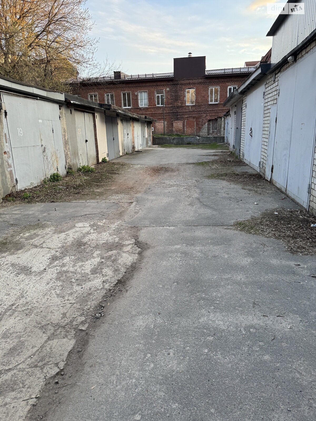 Отдельно стоящий гараж под легковое авто в Харькове, площадь 24 кв.м. фото 1 Отдельно стоящий гараж под легковое авто в Харькове, площадь 24 кв.м. фото 1
