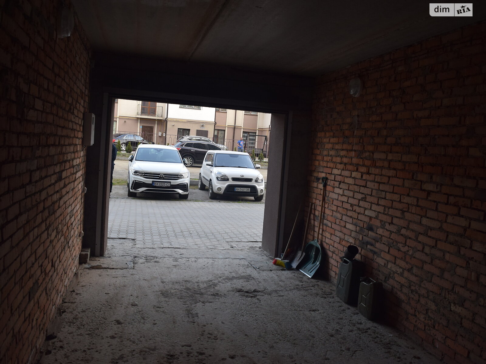 Отдельно стоящий гараж под легковое авто в Хмельницком, площадь 20 кв.м. фото 1