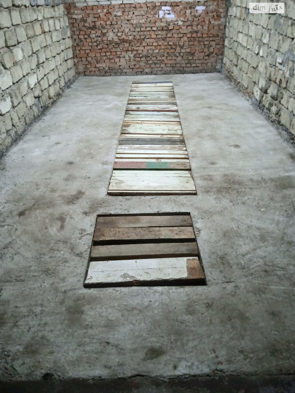 Отдельно стоящий гараж под бус в Хмельницком, площадь 27.7 кв.м. фото 1 Отдельно стоящий гараж под бус в Хмельницком, площадь 27.7 кв.м. фото 1