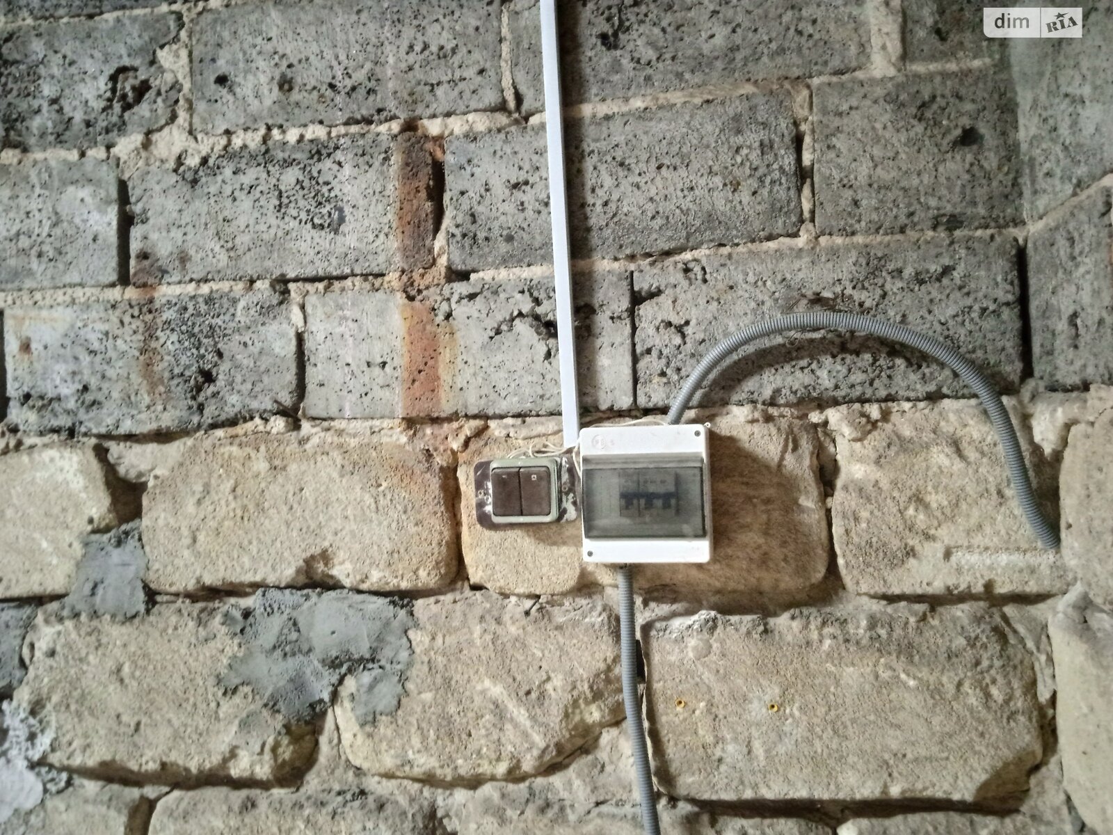 Отдельно стоящий гараж под бус в Хмельницком, площадь 27.7 кв.м. фото 1 Отдельно стоящий гараж под бус в Хмельницком, площадь 27.7 кв.м. фото 1