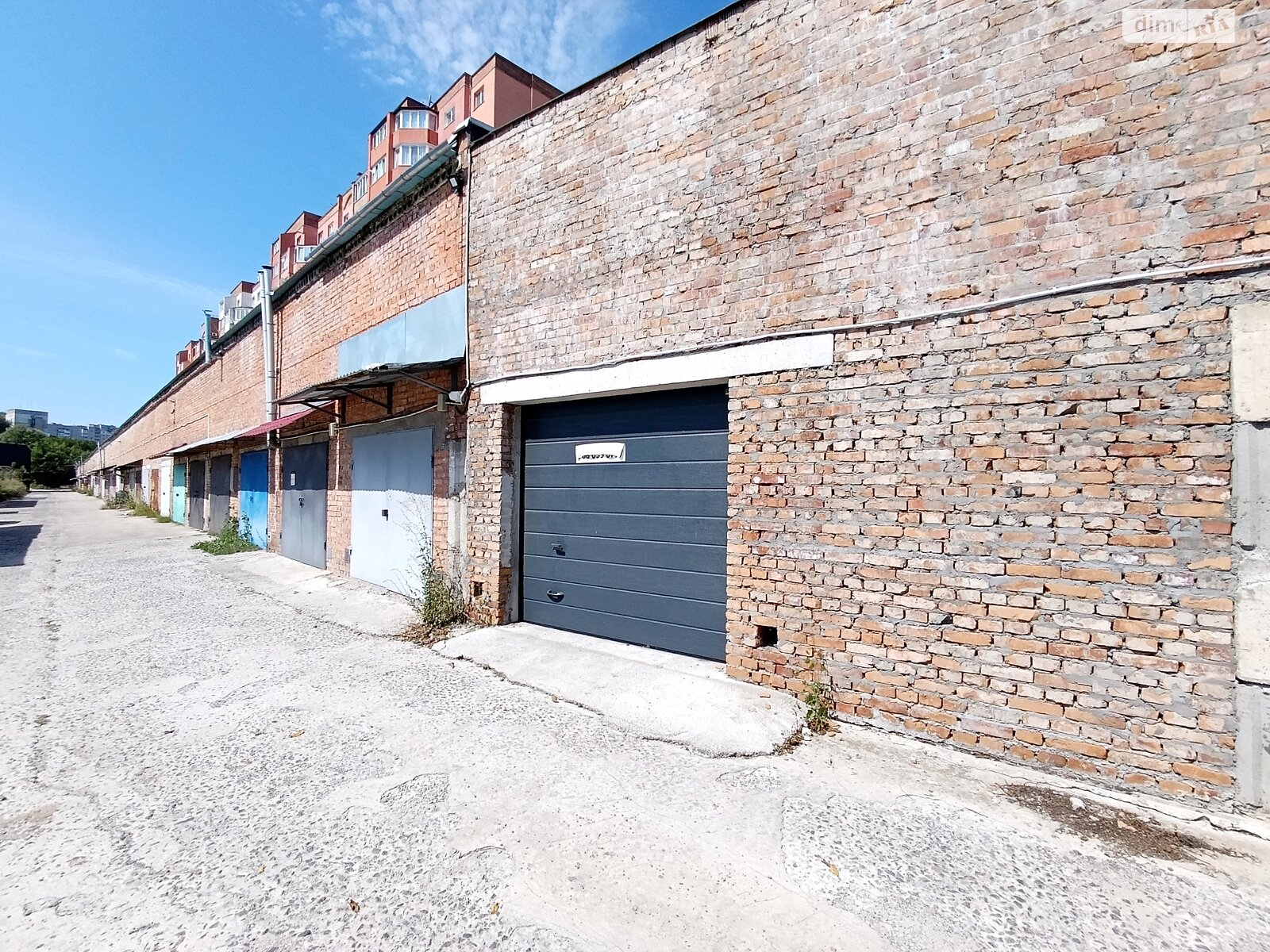 Окремий гараж під легкове авто в Хмельницькому, площа 60 кв.м. фото 1 Окремий гараж під легкове авто в Хмельницькому, площа 60 кв.м. фото 1