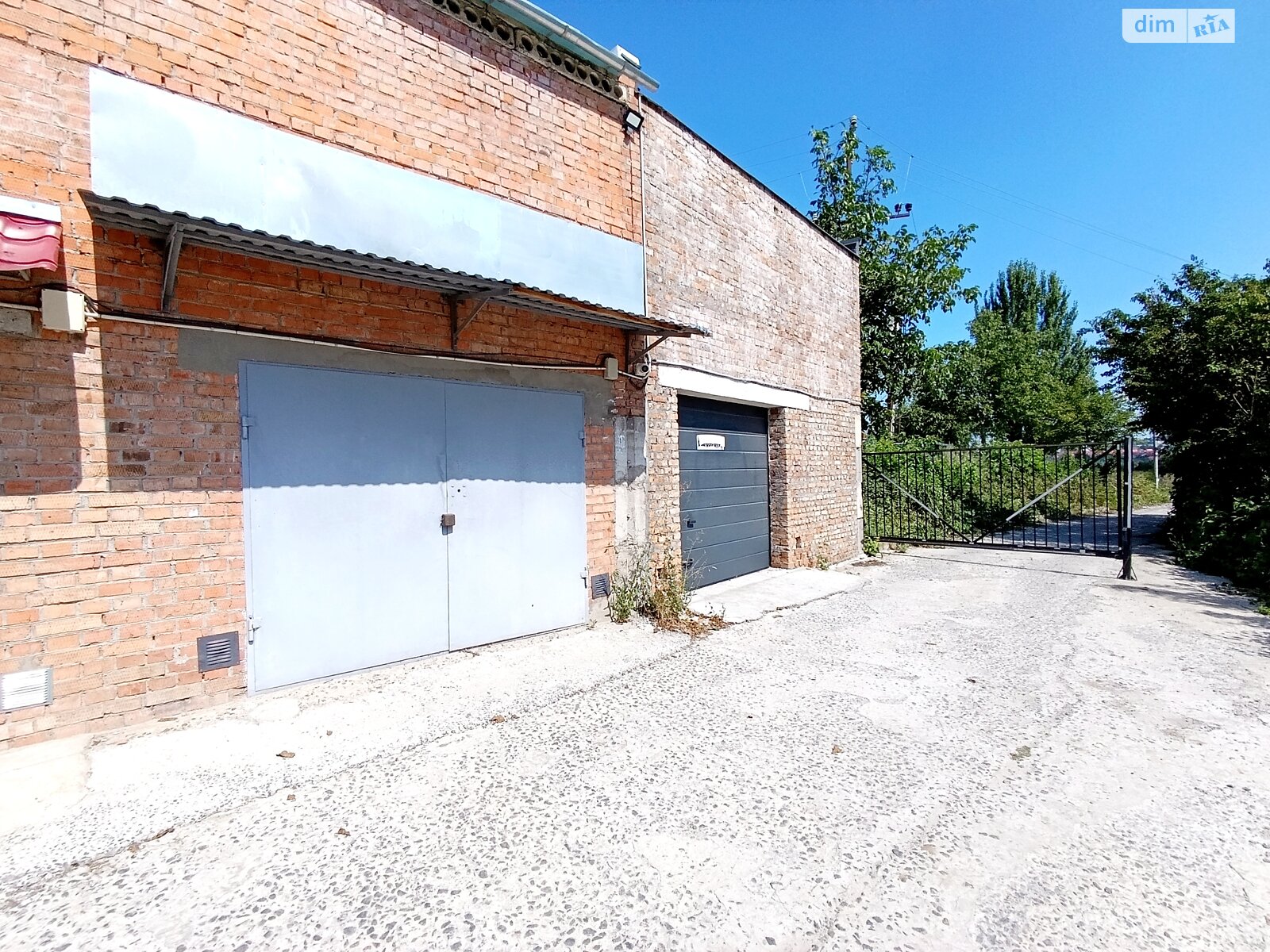 Окремий гараж під легкове авто в Хмельницькому, площа 60 кв.м. фото 1 Окремий гараж під легкове авто в Хмельницькому, площа 60 кв.м. фото 1