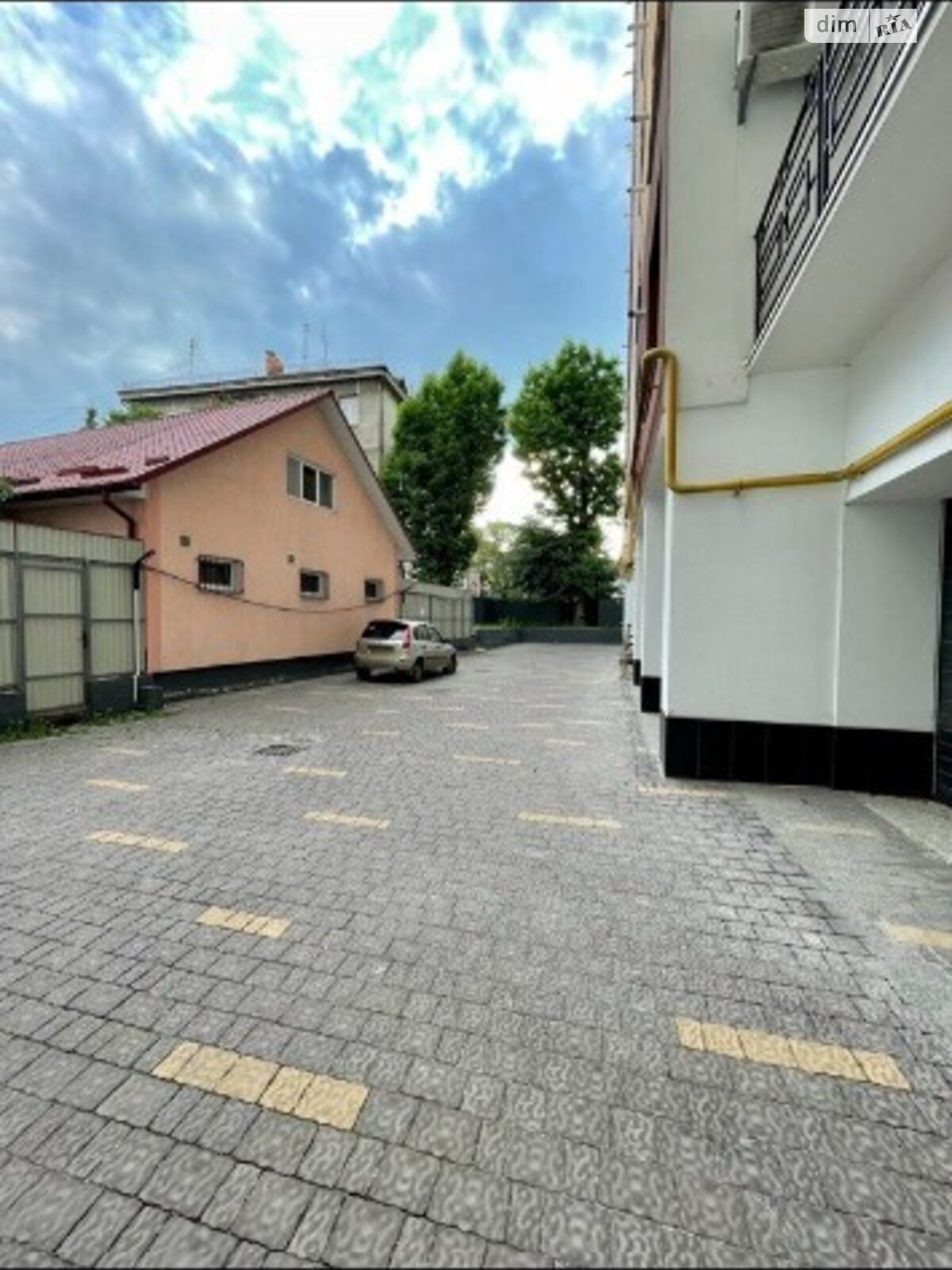 Окремий гараж універсальний в Івано-Франківську, площа 18.2 кв.м. фото 1 Окремий гараж універсальний в Івано-Франківську, площа 18.2 кв.м. фото 1